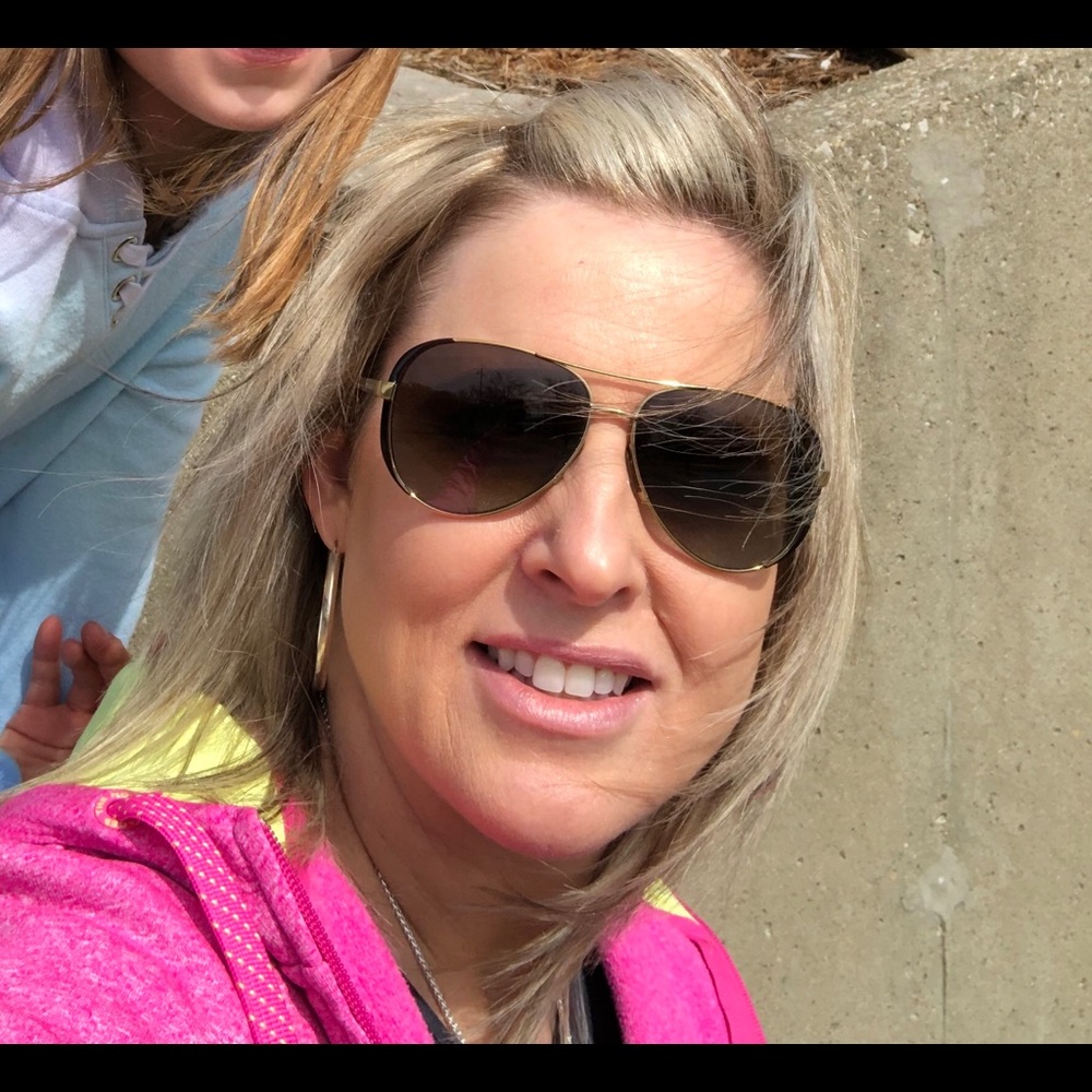 Meet your Posher, Lisa